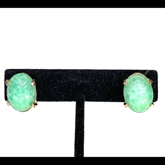 Vintage Earrings Scarab Carved Screw Backs - Picture 2 of 9